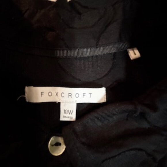 Foxcroft Size 18W Black blouse with Mother of pearl buttons - Picture 4 of 6